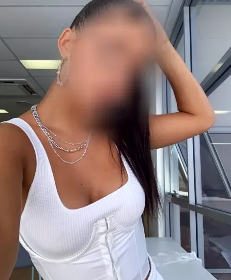 Demi, 20
