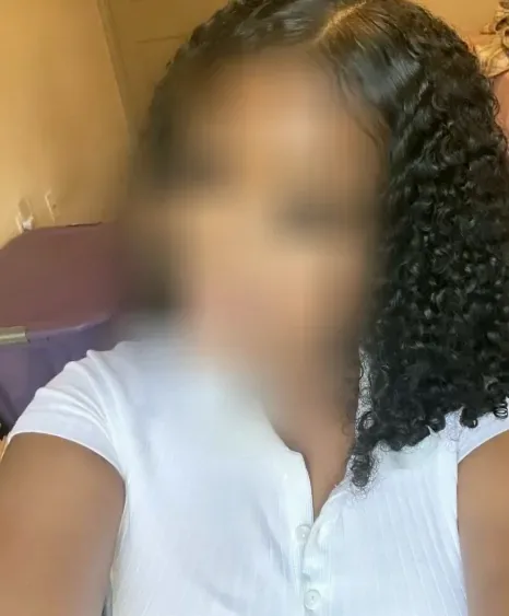 Denise, 20