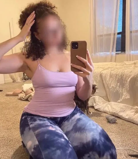 Maud, 32