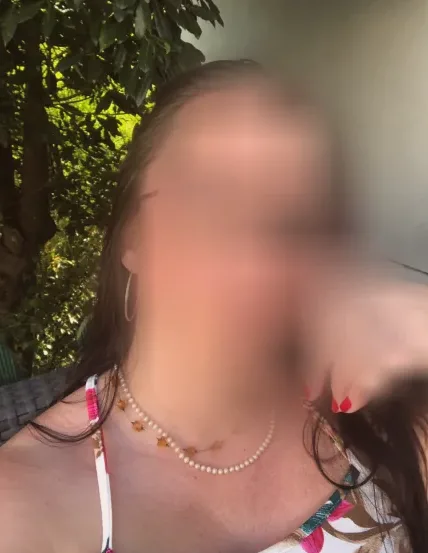 Suzanne, 39